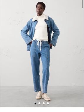 Banana Republic Factory medium wash ankle jeans size large